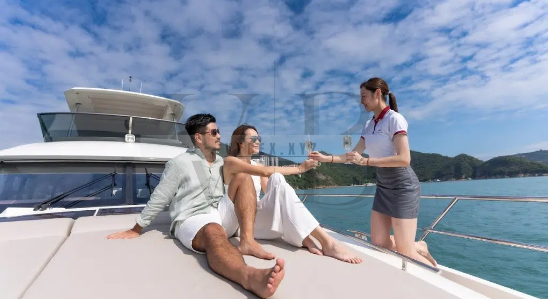 Luxury Yacht Services Premium