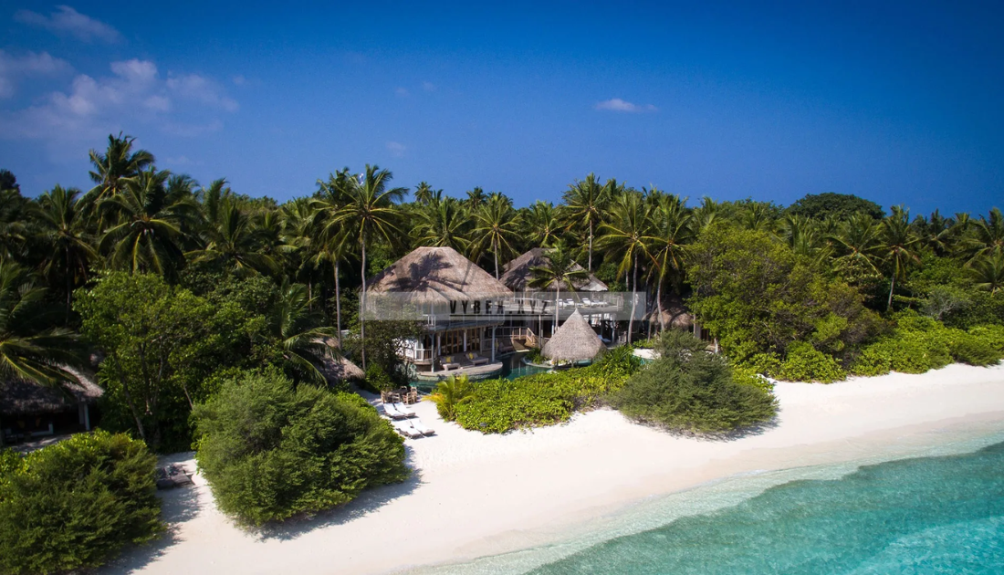 High-End Villas in Tropical Areas